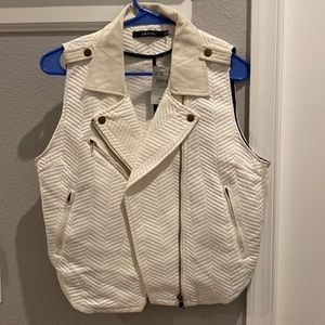 Women’s zip up vest